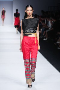 Stephanus Hamy chic and clean Jakarta Fashion Week 2015 at Senayan City. Jakarta. [Foto: Mohammad Abduh/Wolipop]