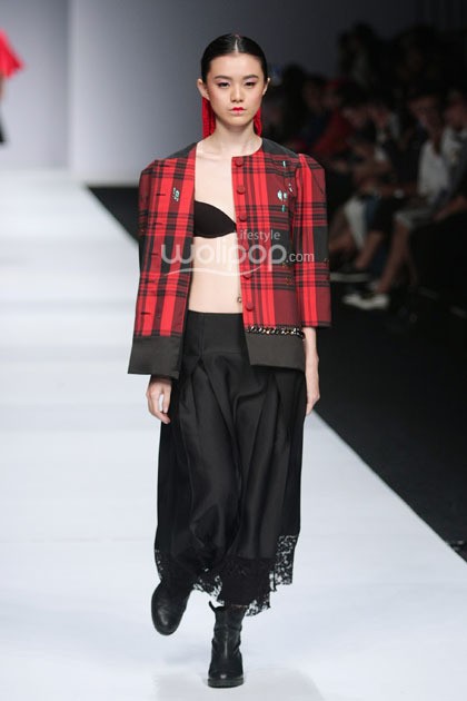 Stephanus Hamy chic and clean Jakarta Fashion Week 2015 at Senayan City. Jakarta. [Foto: Mohammad Abduh/Wolipop]