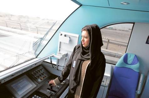 Melihat Aksi 4 Masinis Cantik di Berbagai Belahan Dunia