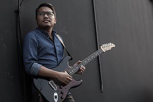 Guitarist of the Day: Andre Dinuth