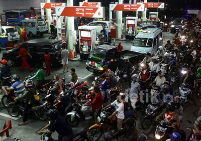Mengantre BBM