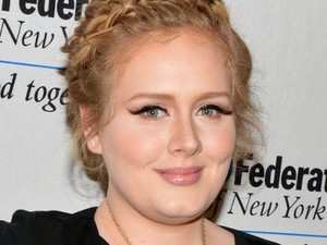 Adele Tolak Ikut Nyanyi di Lagu Amal