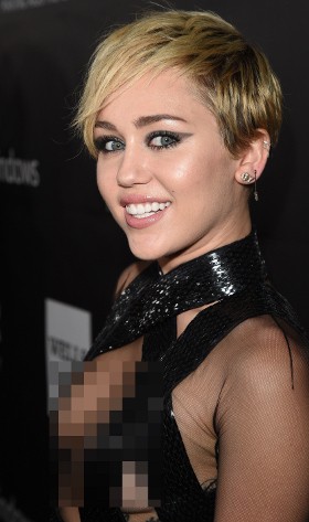 Punya Banyak Penggemar Anak-anak, Miley Cyrus Dikecam Sering Tampil Seksi