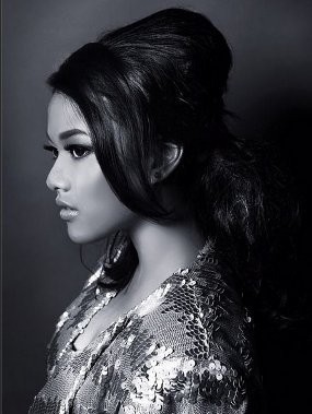Fenomena Artis Muda Berpose Seksi di Instagram