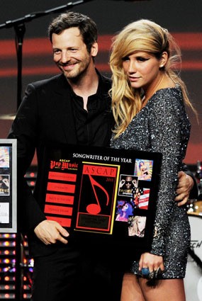 Kelanjutan Kasus Pelecehan Seksual Penyanyi Kesha