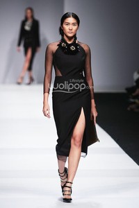 Yosafat Dwi Kurniawan Korean Cultural. Indonesia Fashion Forward. Jakarta Fashion Week 2015 at Senayan City. Jakarta. [Foto: Mohammad Abduh/Wolipop]