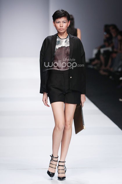 Yosafat Dwi Kurniawan Korean Cultural. Indonesia Fashion Forward. Jakarta Fashion Week 2015 at Senayan City. Jakarta. [Foto: Mohammad Abduh/Wolipop]