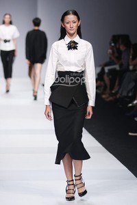 Yosafat Dwi Kurniawan Korean Cultural. Indonesia Fashion Forward. Jakarta Fashion Week 2015 at Senayan City. Jakarta. [Foto: Mohammad Abduh/Wolipop]