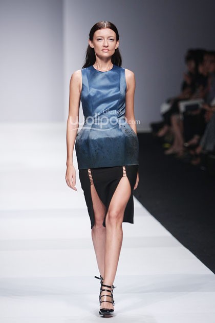 Yosafat Dwi Kurniawan Korean Cultural. Indonesia Fashion Forward. Jakarta Fashion Week 2015 at Senayan City. Jakarta. [Foto: Mohammad Abduh/Wolipop]