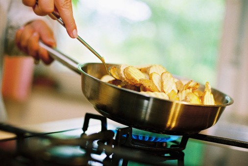 Maksimalkan Pemakaian Rice Cooker dan Panci Agar Lebih Irit Energi