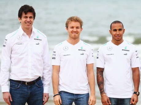 Juaranya Hamilton atau Rosberg, untuk Mercedes Sama Saja