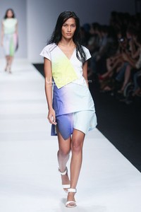 Kitty Joseph London BRITISH COUNCIL. Jakarta Fashion Week 2015 at Senayan City. Jakarta. [Foto: Mohammad Abduh/Wolipop]