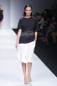 Vinora Revival of Tegel Belanda. Jakarta Fashion Week 2015 at Senayan City. Jakarta. [Foto: Mohammad Abduh/Wolipop]