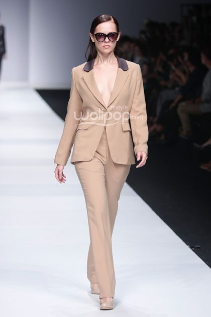 Vinora Revival of Tegel Belanda. Jakarta Fashion Week 2015 at Senayan City. Jakarta. [Foto: Mohammad Abduh/Wolipop]