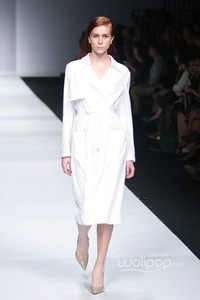 Vinora Revival of Tegel Belanda. Jakarta Fashion Week 2015 at Senayan City. Jakarta. [Foto: Mohammad Abduh/Wolipop]