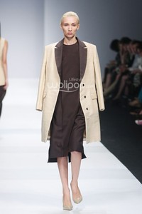 Vinora Revival of Tegel Belanda. Jakarta Fashion Week 2015 at Senayan City. Jakarta. [Foto: Mohammad Abduh/Wolipop]