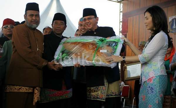Menengok Gaya Ibu Gubernur DKI Veronica Tan