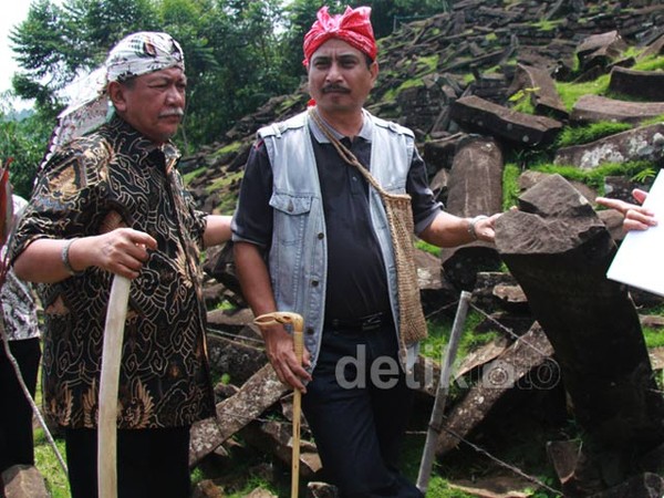 Menpar Kunjungi Situs Gunung Padang
