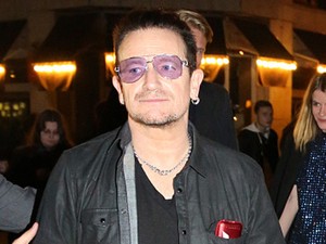 Jatuh dari Sepeda, Bono U2 Jalani Terapi Intensif