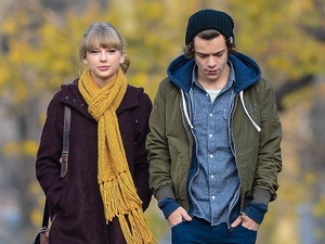 Taylor Swift Rilis Album Baru, Harry Styles Kirim 1989 Mawar?