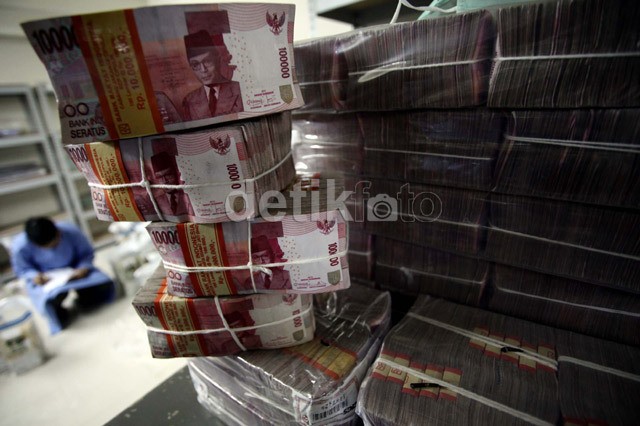 Dari Cukai Rokok dan Miras, RI Raup Rp 117 Triliun