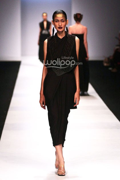 Oscar Lawalata The Ceremony of Java. Jakarta Fashion Week 2015 at Senayan City. Jakarta. [Foto: Mohammad Abduh/Wolipop]