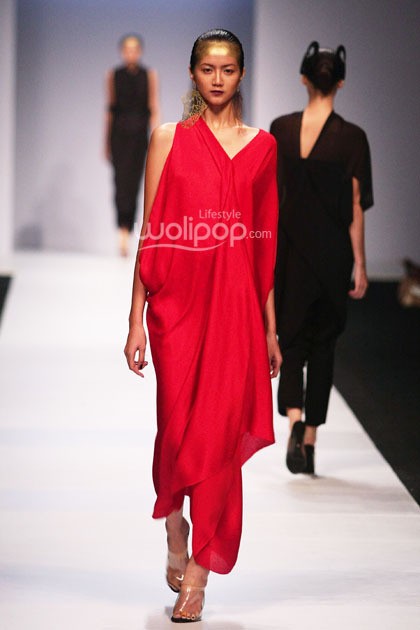 Oscar Lawalata The Ceremony of Java. Jakarta Fashion Week 2015 at Senayan City. Jakarta. [Foto: Mohammad Abduh/Wolipop]