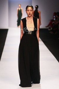 Oscar Lawalata The Ceremony of Java. Jakarta Fashion Week 2015 at Senayan City. Jakarta. [Foto: Mohammad Abduh/Wolipop]