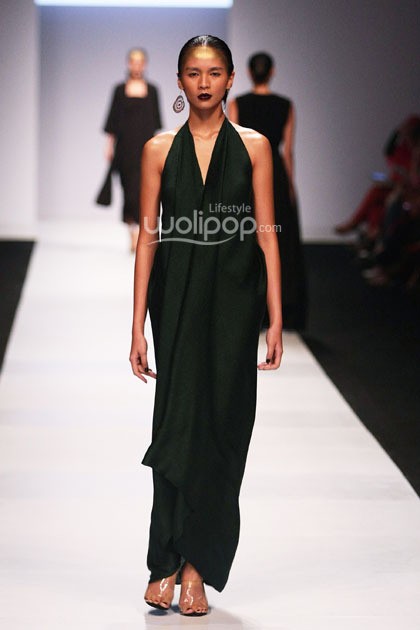 Oscar Lawalata The Ceremony of Java. Jakarta Fashion Week 2015 at Senayan City. Jakarta. [Foto: Mohammad Abduh/Wolipop]