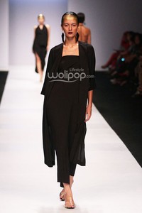 Oscar Lawalata The Ceremony of Java. Jakarta Fashion Week 2015 at Senayan City. Jakarta. [Foto: Mohammad Abduh/Wolipop]