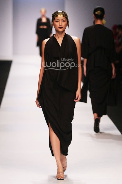 Oscar Lawalata The Ceremony of Java. Jakarta Fashion Week 2015 at Senayan City. Jakarta. [Foto: Mohammad Abduh/Wolipop]