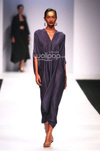 Oscar Lawalata The Ceremony of Java. Jakarta Fashion Week 2015 at Senayan City. Jakarta. [Foto: Mohammad Abduh/Wolipop]