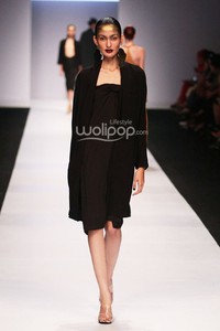 Oscar Lawalata The Ceremony of Java. Jakarta Fashion Week 2015 at Senayan City. Jakarta. [Foto: Mohammad Abduh/Wolipop]