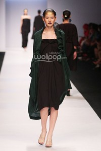 Oscar Lawalata The Ceremony of Java. Jakarta Fashion Week 2015 at Senayan City. Jakarta. [Foto: Mohammad Abduh/Wolipop]