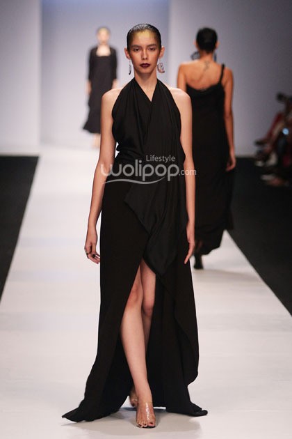 Oscar Lawalata The Ceremony of Java. Jakarta Fashion Week 2015 at Senayan City. Jakarta. [Foto: Mohammad Abduh/Wolipop]