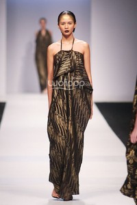 Oscar Lawalata The Ceremony of Java. Jakarta Fashion Week 2015 at Senayan City. Jakarta. [Foto: Mohammad Abduh/Wolipop]