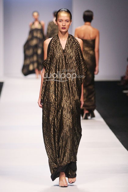 Oscar Lawalata The Ceremony of Java. Jakarta Fashion Week 2015 at Senayan City. Jakarta. [Foto: Mohammad Abduh/Wolipop]