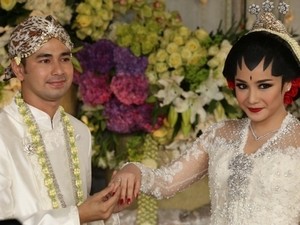 Raffi Ahmad Cerita Ribetnya Pergi di Luar Kota Bareng Istri
