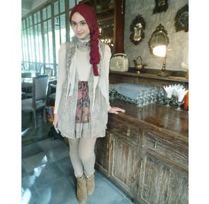 Komentar Aktris & Selebgram Soal Rok Mini yang Dipakai Hijabers