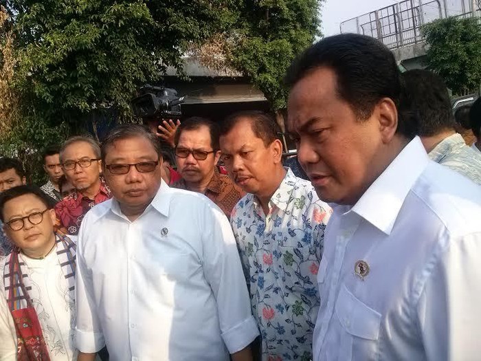 Blusukan ke Pasar Klender, Dua Menteri Ini Dicurhati Pedagang