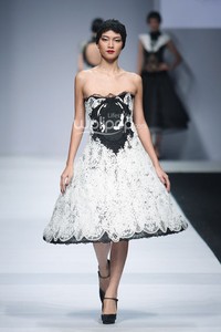 Yenty Tan Sovereign Beauty, Jakarta Fashion Week 2015 at Senayan City. Jakarta. (Foto: Mohammad Abduh/Wolipop)