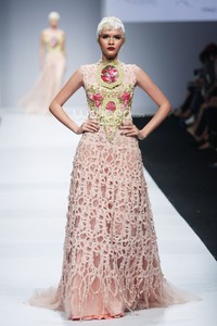 Yenty Tan Sovereign Beauty, Jakarta Fashion Week 2015 at Senayan City. Jakarta. (Foto: Mohammad Abduh/Wolipop)