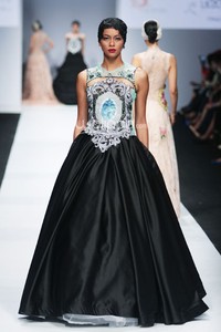 Yenty Tan Sovereign Beauty, Jakarta Fashion Week 2015 at Senayan City. Jakarta. (Foto: Mohammad Abduh/Wolipop)