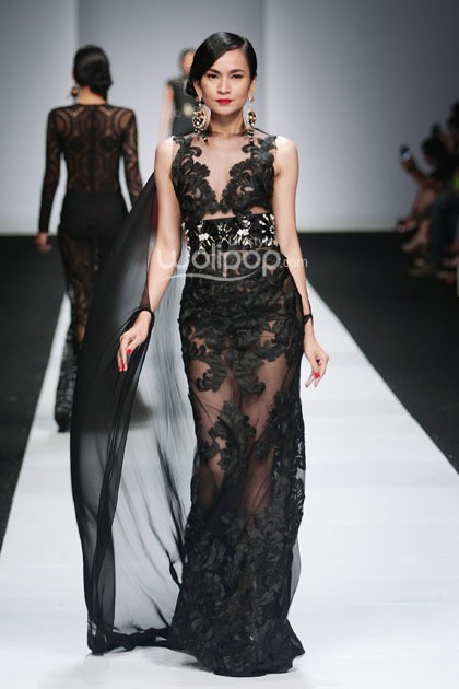 Denny Wirawan Manita, Yayasan Jantung Indonesia. Jakarta Fashion Week 2015 at Senayan City. Jakarta. (Foto: Mohammad Abduh/Wolipop)