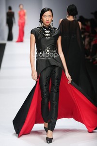 Denny Wirawan Manita, Yayasan Jantung Indonesia. Jakarta Fashion Week 2015 at Senayan City. Jakarta. (Foto: Mohammad Abduh/Wolipop)