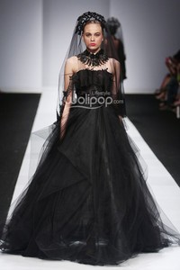 Denny Wirawan Manita, Yayasan Jantung Indonesia. Jakarta Fashion Week 2015 at Senayan City. Jakarta. (Foto: Mohammad Abduh/Wolipop)