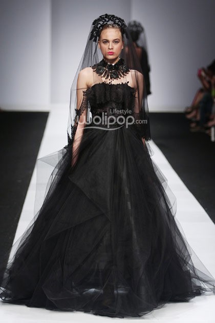 Denny Wirawan Manita, Yayasan Jantung Indonesia. Jakarta Fashion Week 2015 at Senayan City. Jakarta. (Foto: Mohammad Abduh/Wolipop)