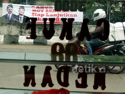 Spanduk Ahok-Boy Sadikin Bertebaran di Jakarta