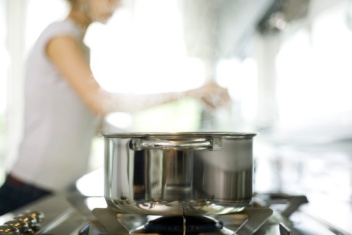 Dapur Berbau Tak Sedap? Lakukan Hal Praktis Ini untuk Mengatasinya