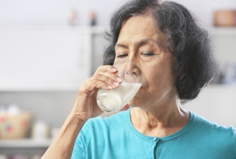 2 Kunci Agar Terhindar dari Osteoporosis Meski Sudah Lanjut Usia